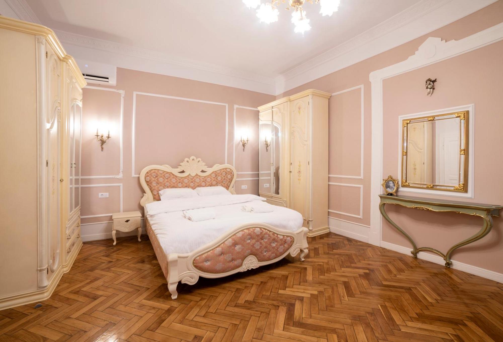 Aesthetic Pleasure - Central Downtown Apartments Oradea Eksteriør billede