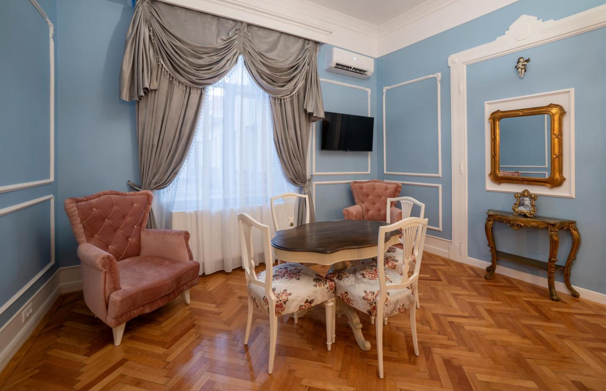 Aesthetic Pleasure - Central Downtown Apartments Oradea Eksteriør billede